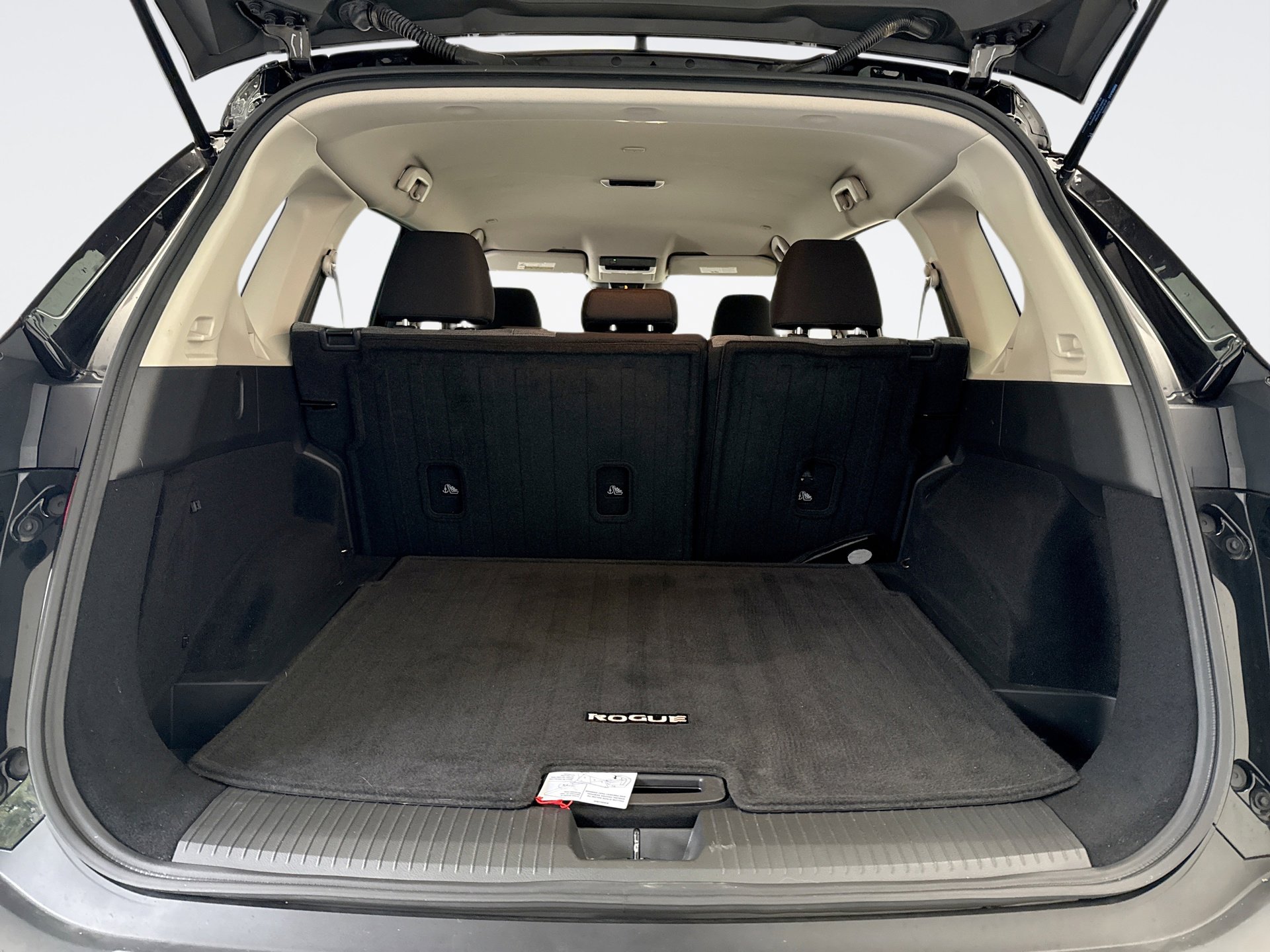 Used 2023 Nissan Rogue SV image 18