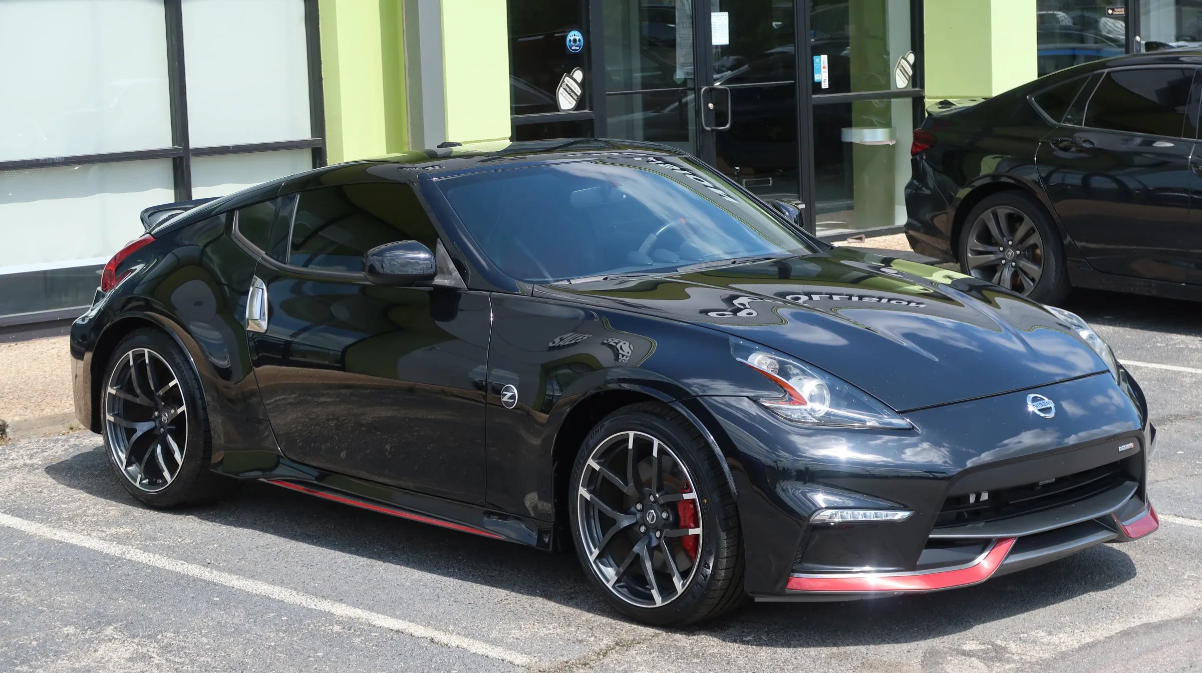Used 2019 Nissan 370Z NISMO RWD image 5
