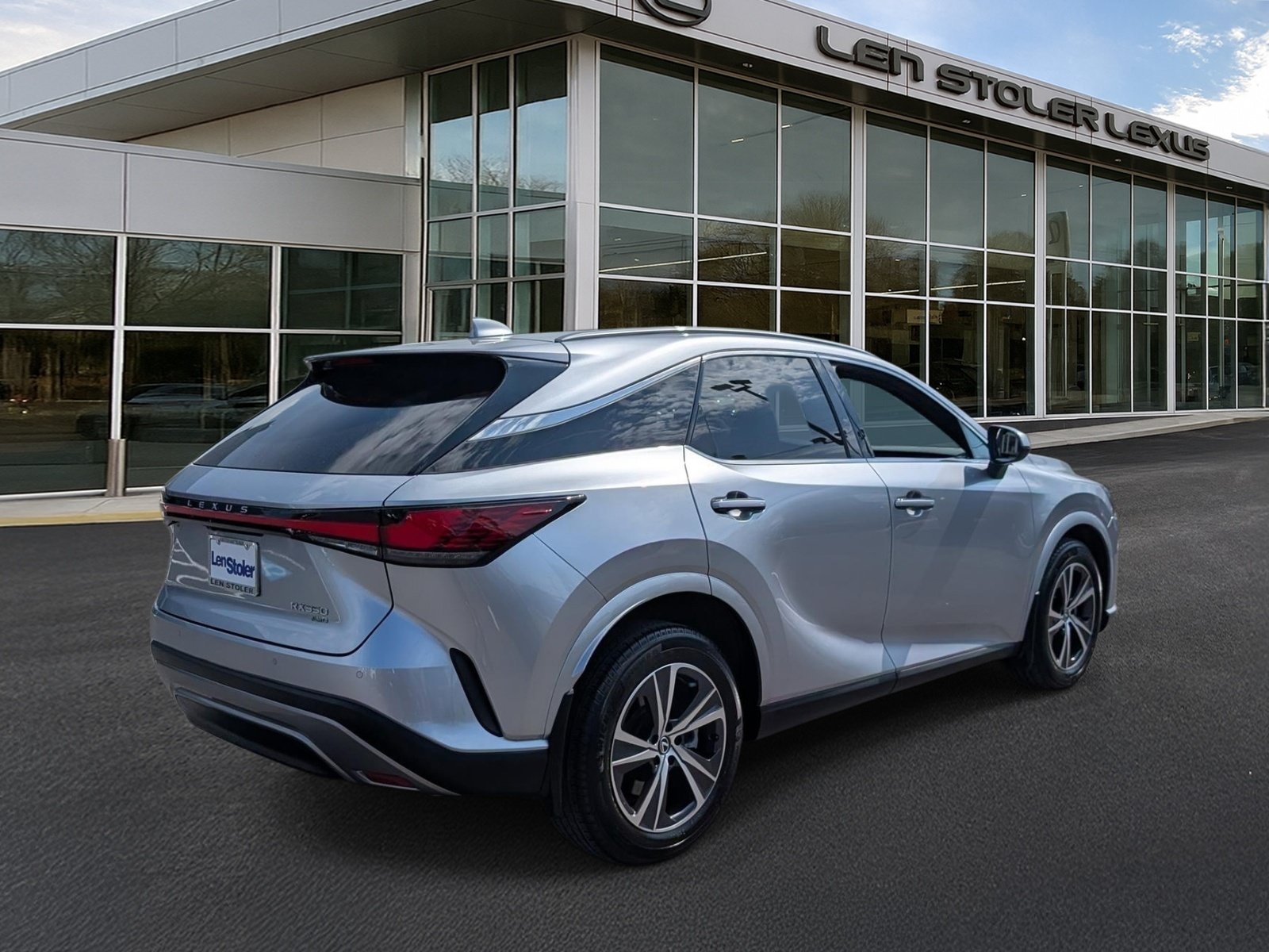 Used 2024 Lexus RX 350 Premium w/ Accessory Package (Z1) AWD/4WD image 3