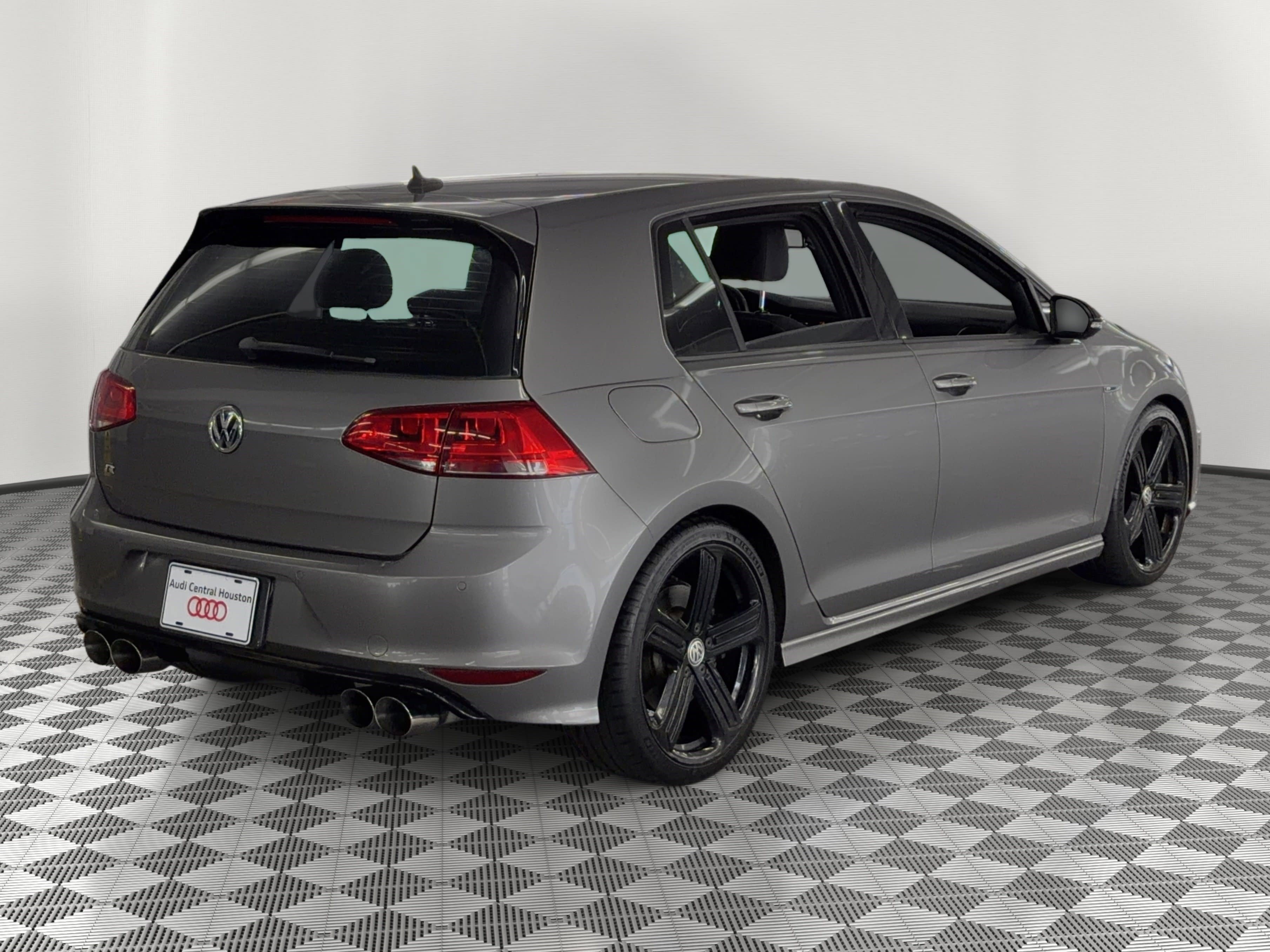 Used 2016 Volkswagen Golf 4-Door AWD/4WD image 9