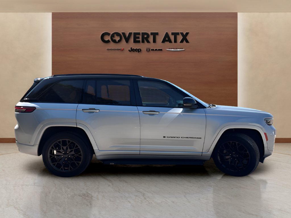 Used 2025 Jeep Grand Cherokee Summit w/ Obsidian Package AWD/4WD image 6