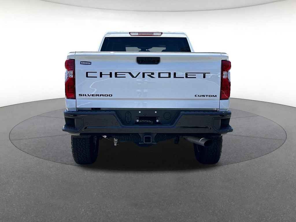 Used 2024 Chevrolet Silverado 2500 Custom w/ Custom Value Package AWD/4WD image 4