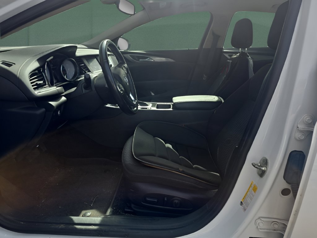 Used 2019 Buick Regal Preferred w/ Driver Confidence Package I FWD image 7