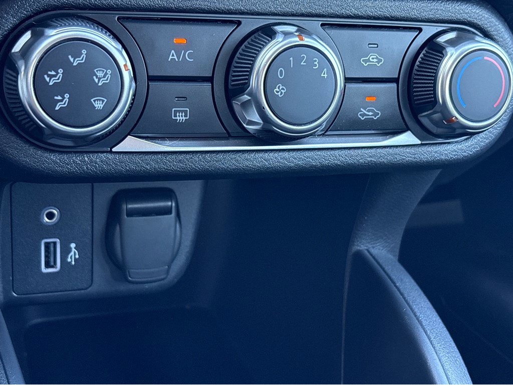 Used 2022 Nissan Versa S image 24