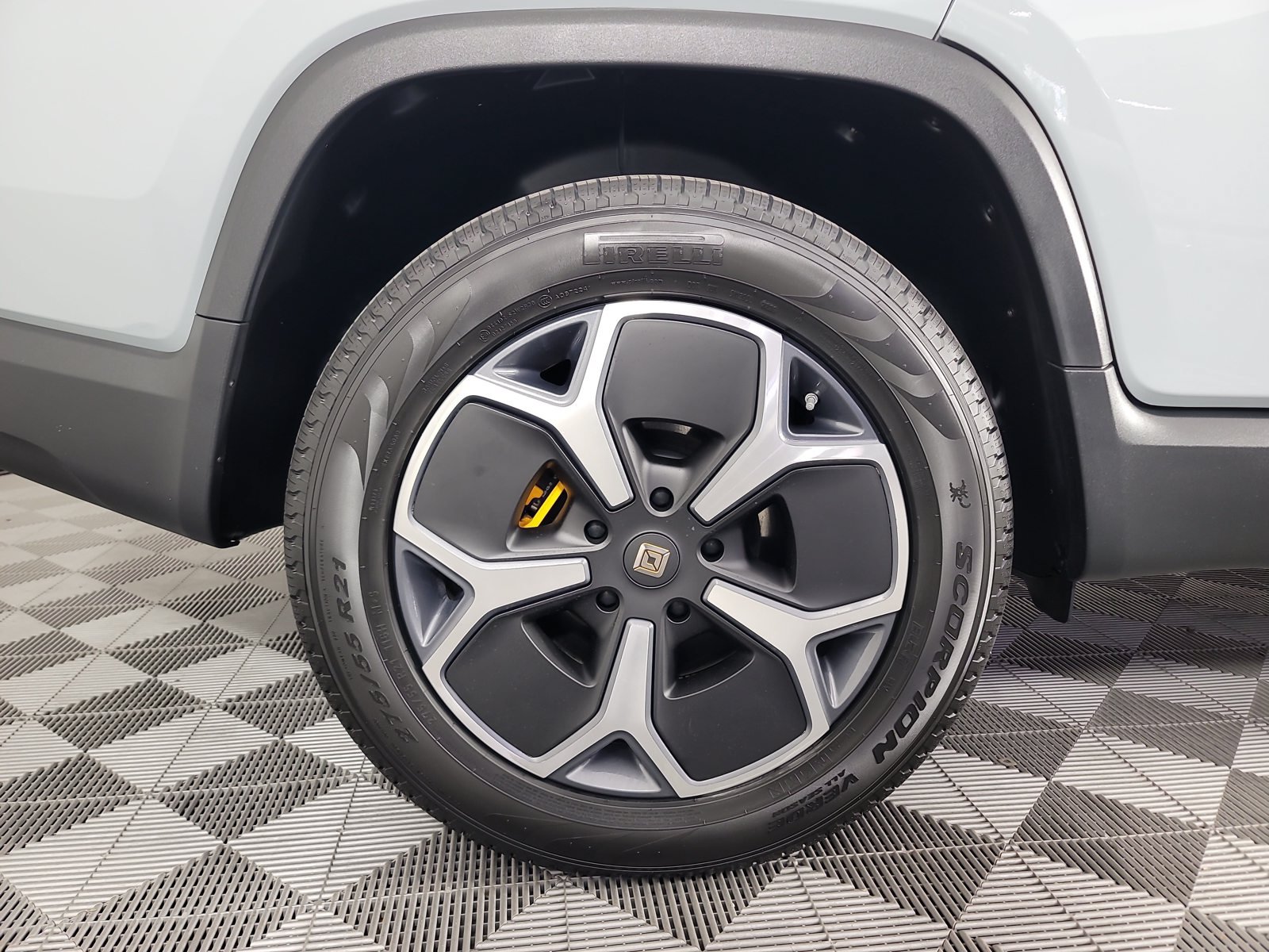Used 2022 Rivian R1T Adventure AWD/4WD image 12