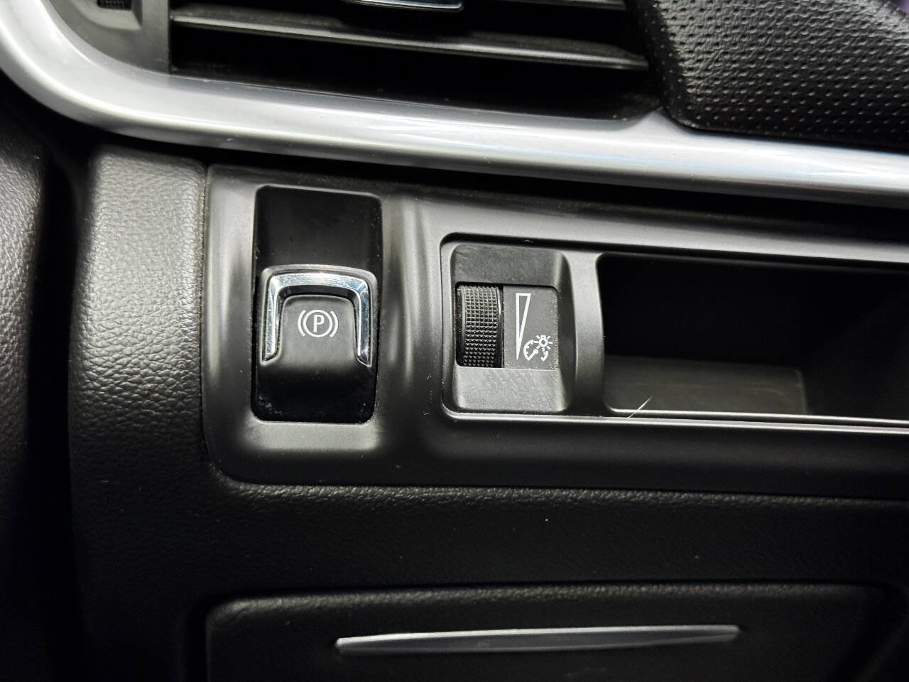 Used 2017 Cadillac XTS Luxury image 29