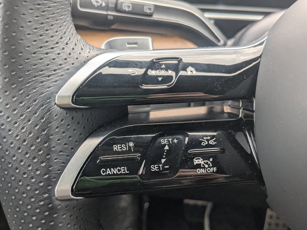 Used 2025 Mercedes-Benz GLS 450 4MATIC w/ AMG Line Exterior image 12