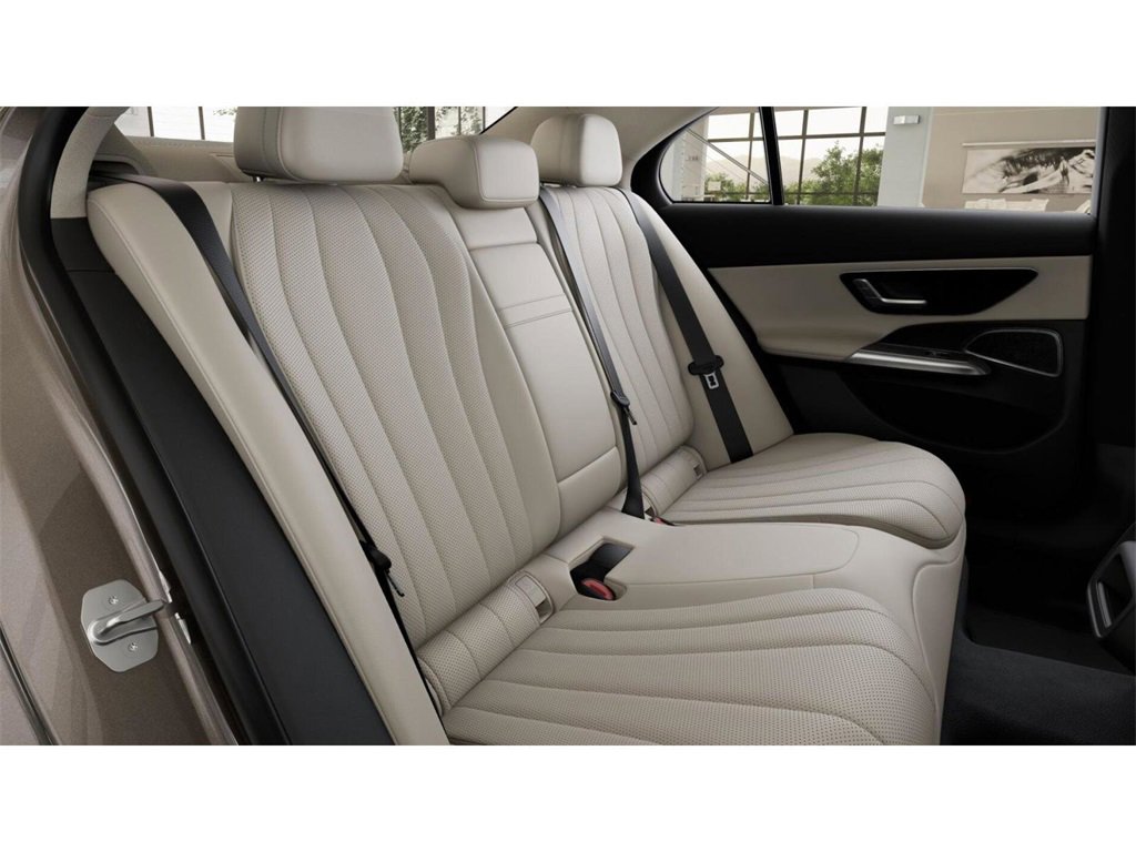 New 2026 Mercedes-Benz E 350 4MATIC Sedan image 5