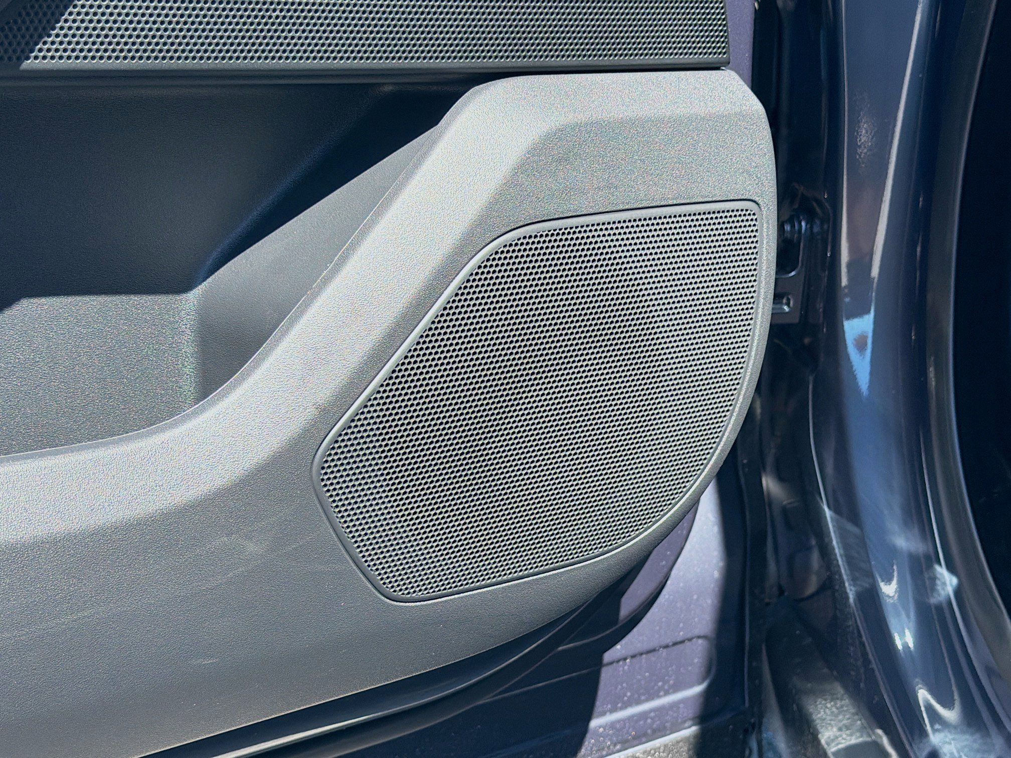 New 2026 Land Rover Range Rover Velar Dynamic SE image 23