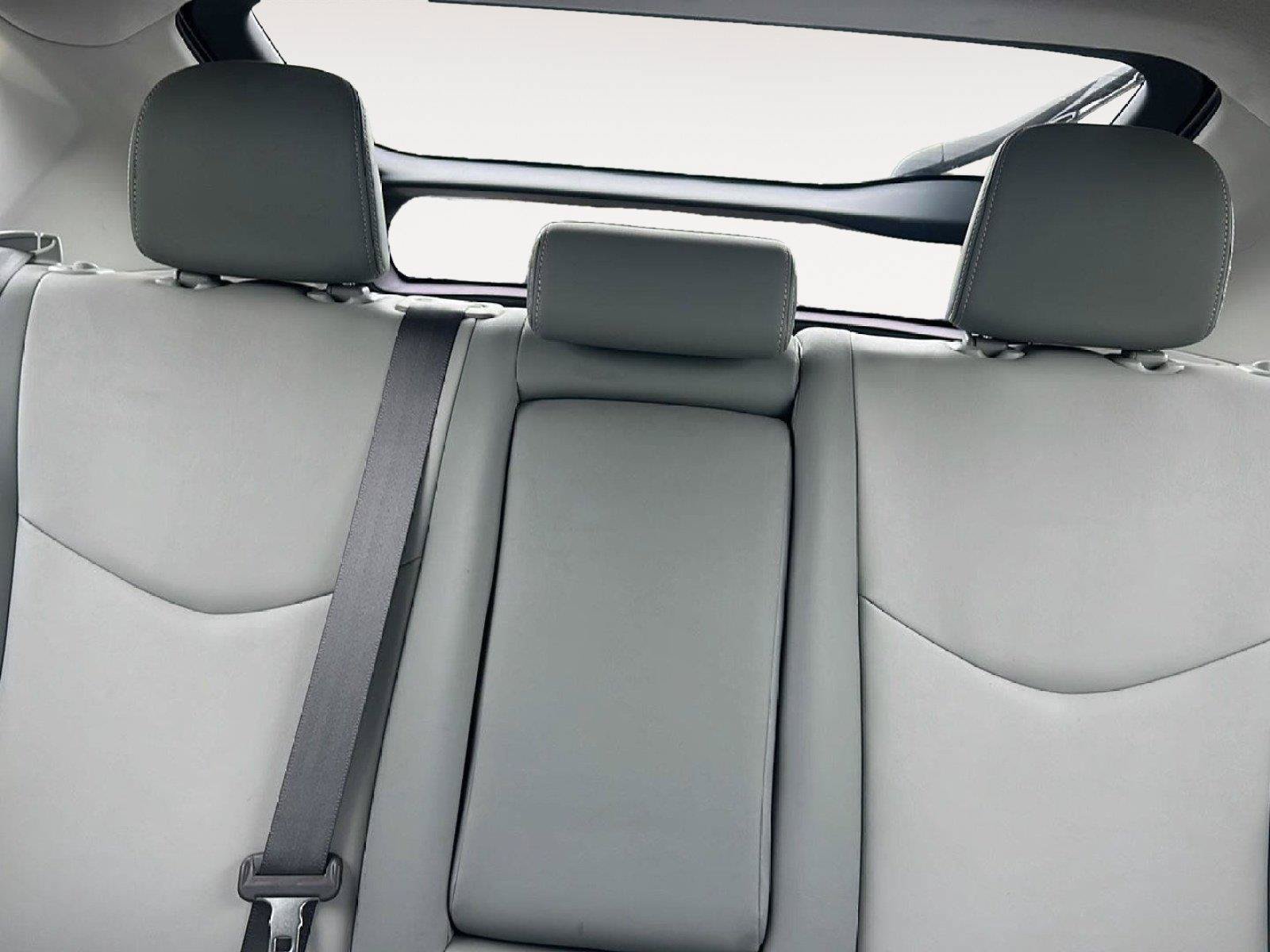 Used 2015 Toyota Prius Five FWD image 14