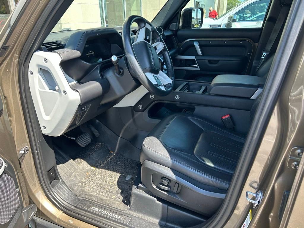 Used 2022 Land Rover Defender 110 X-Dynamic HSE image 12