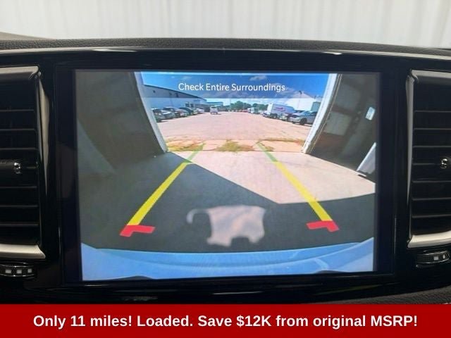 Used 2025 Chrysler Pacifica Limited FWD image 22