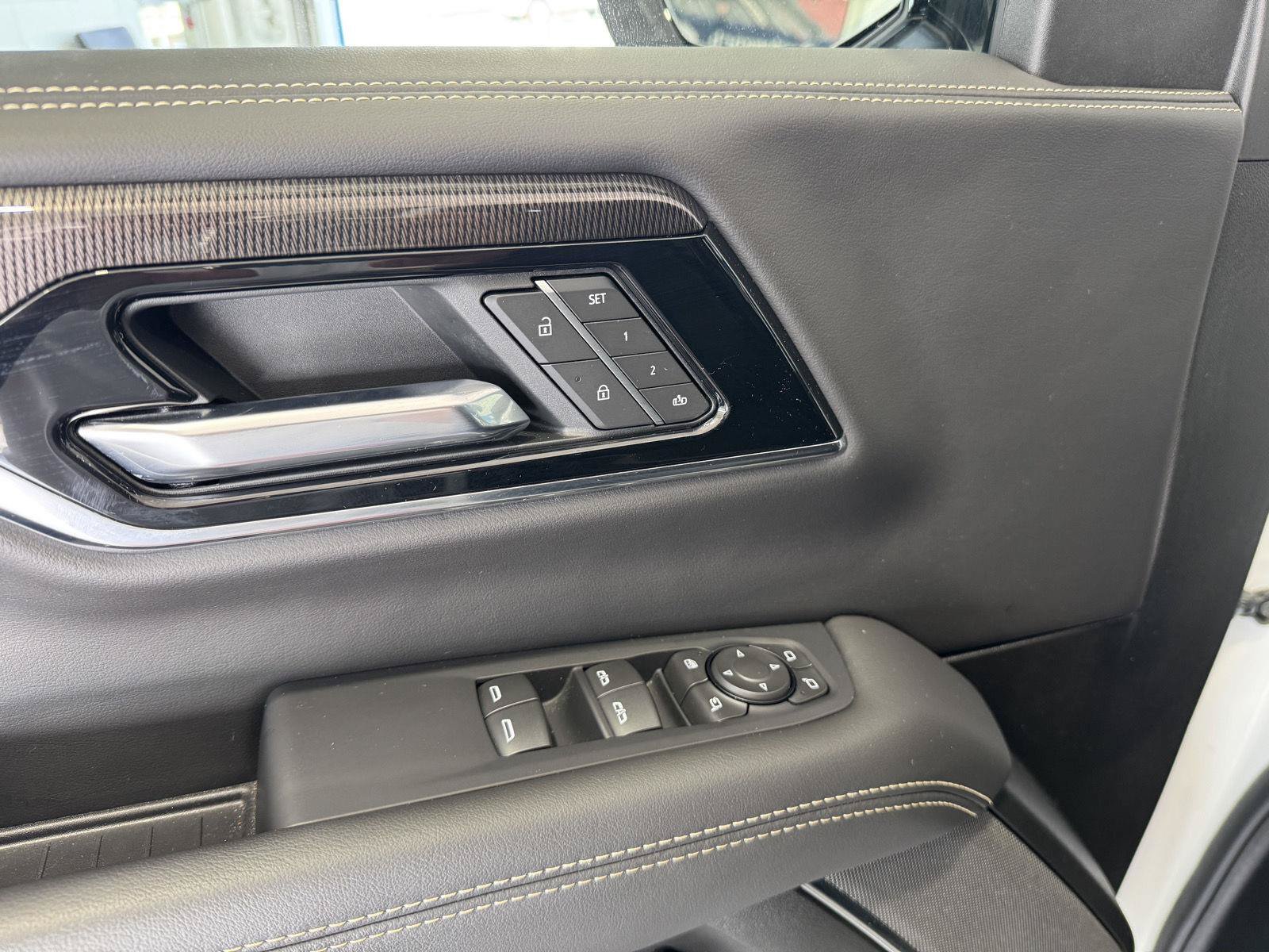 Used 2025 GMC Yukon Elevation w/ LPO, Floor Liner Package AWD/4WD image 6
