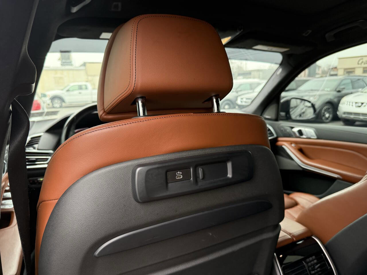 Used 2021 BMW X7 xDrive40i w/ M Sport Package image 14