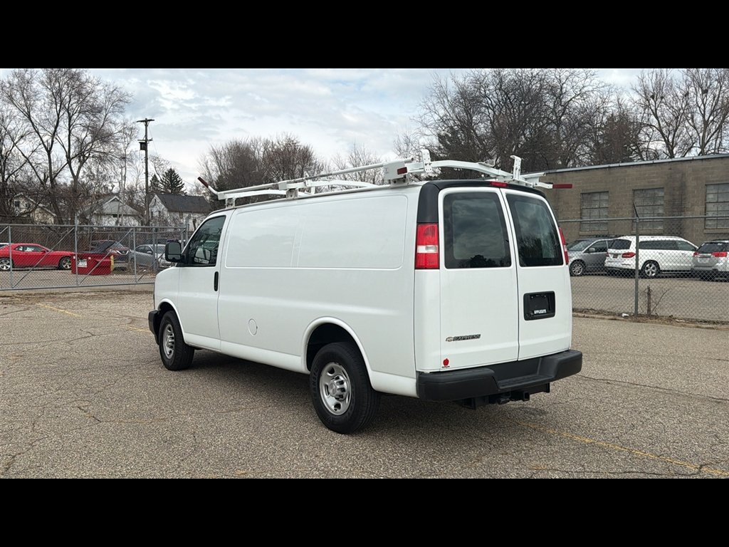 Used 2019 Chevrolet Express 2500 w/ Communications Package RWD image 4