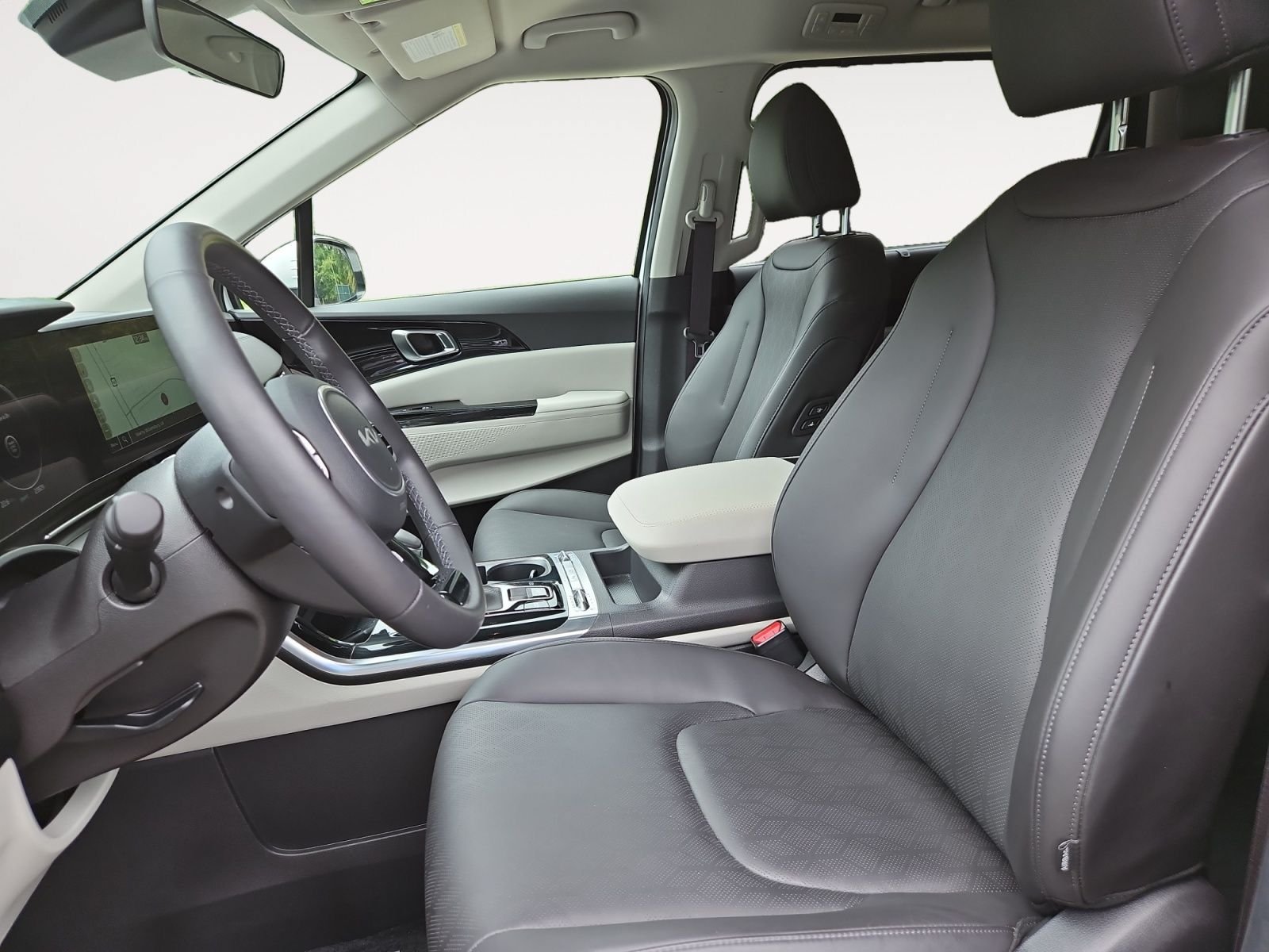 Used 2024 Kia Carnival SX FWD image 9