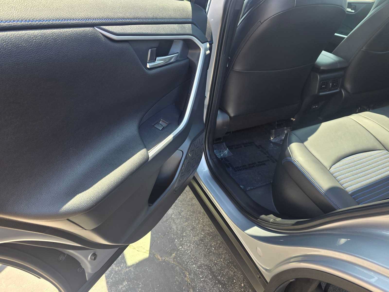 Used 2023 Toyota RAV4 XSE AWD/4WD image 16