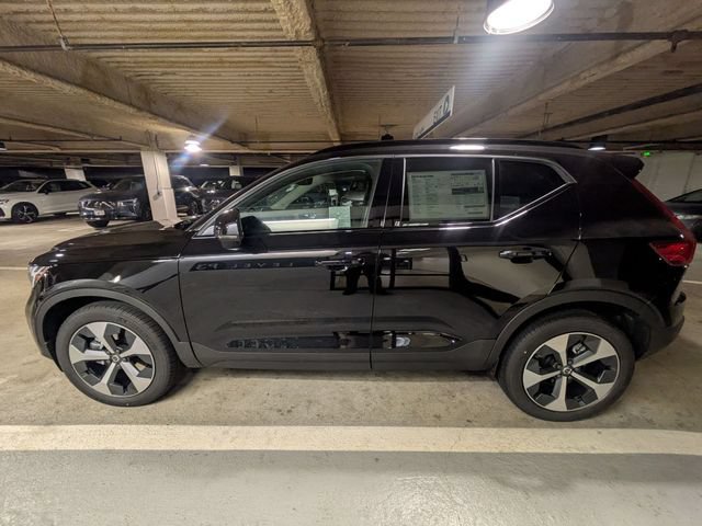 New 2026 Volvo XC40 B4 Core w/ Protection Package FWD image 6
