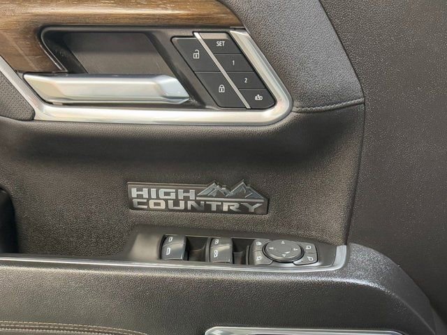 Used 2025 Chevrolet Silverado 1500 High Country w/ High Country Premium Package image 17
