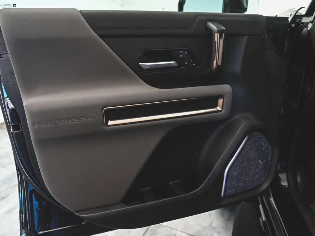 Used 2024 GMC Hummer EV 2X AWD/4WD image 8