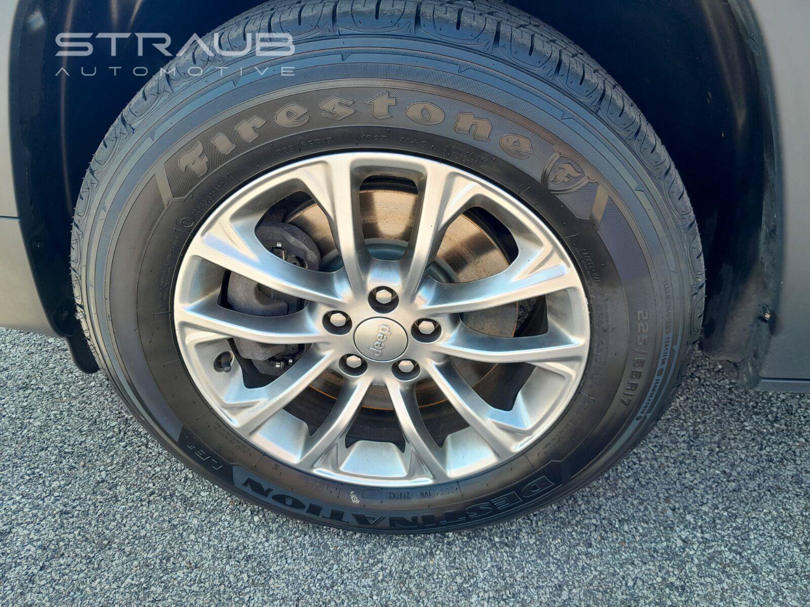 Used 2020 Jeep Cherokee Latitude Lux w/ Quick Order Package 26H Lux AWD/4WD image 9