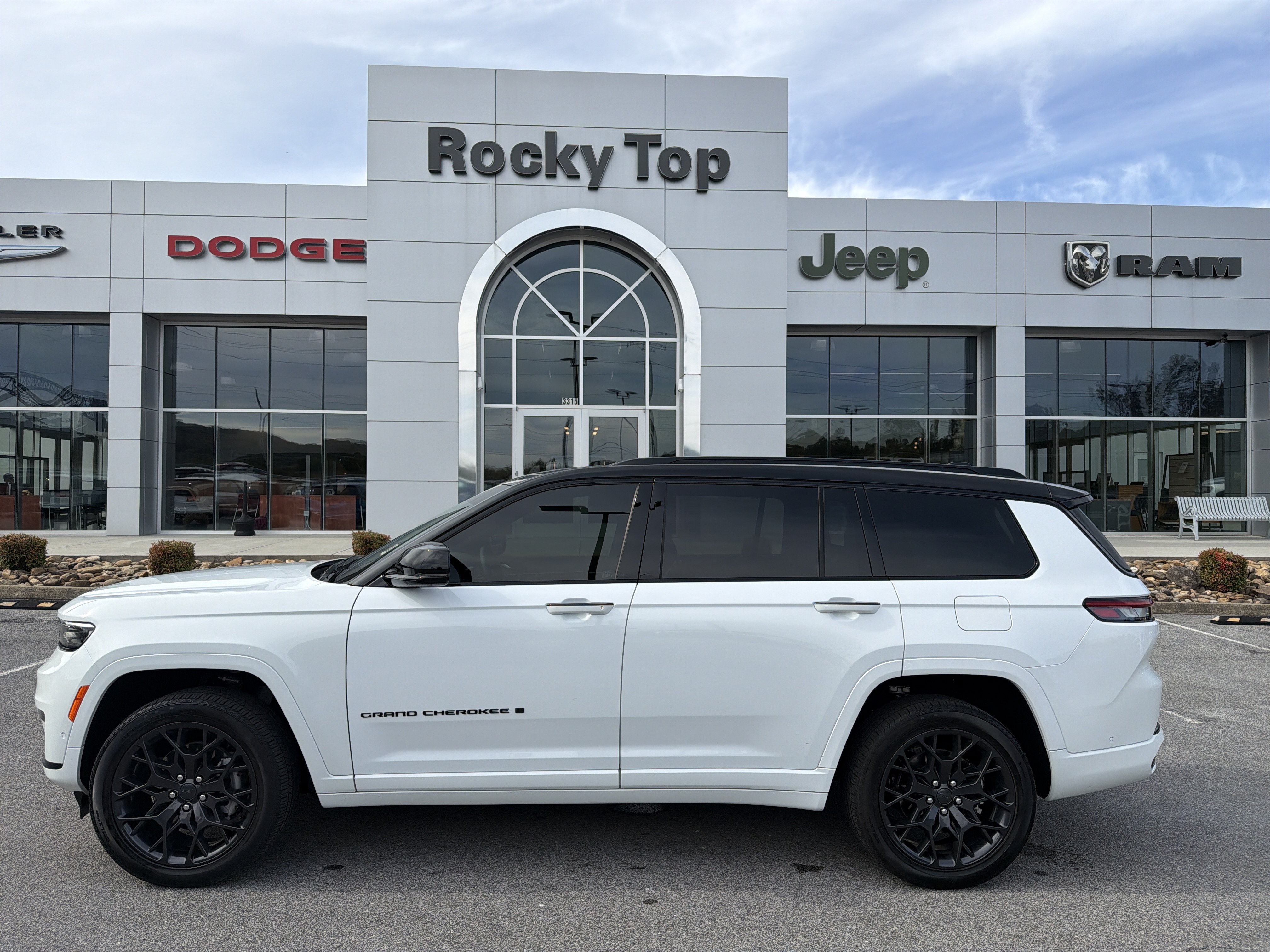 Used 2025 Jeep Grand Cherokee L Summit