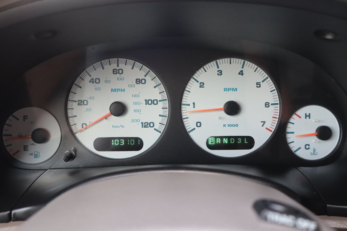 Used 2002 Chrysler Town & Country EX FWD image 33
