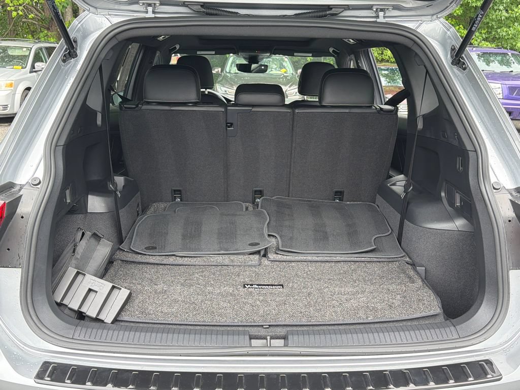 Certified 2023 Volkswagen Tiguan SE R-Line FWD image 13