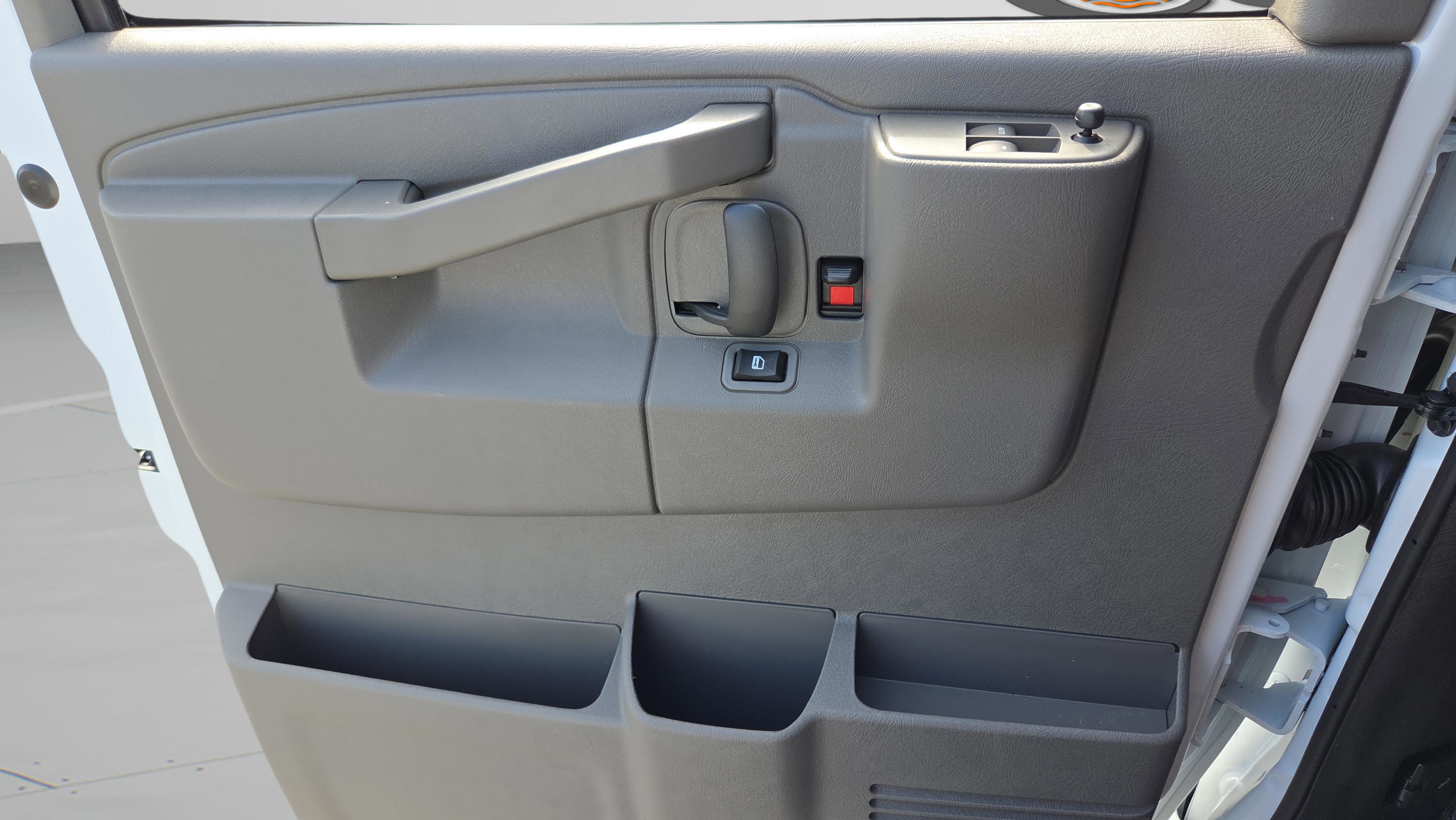 New 2026 Chevrolet Express 2500 LT w/ LT Preferred Equipment Group image 26