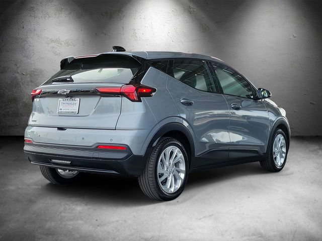 Used 2027 Chevrolet Bolt LT w/ Comfort Package FWD image 3