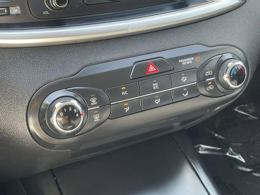 Used 2016 Kia Sorento LX image 13