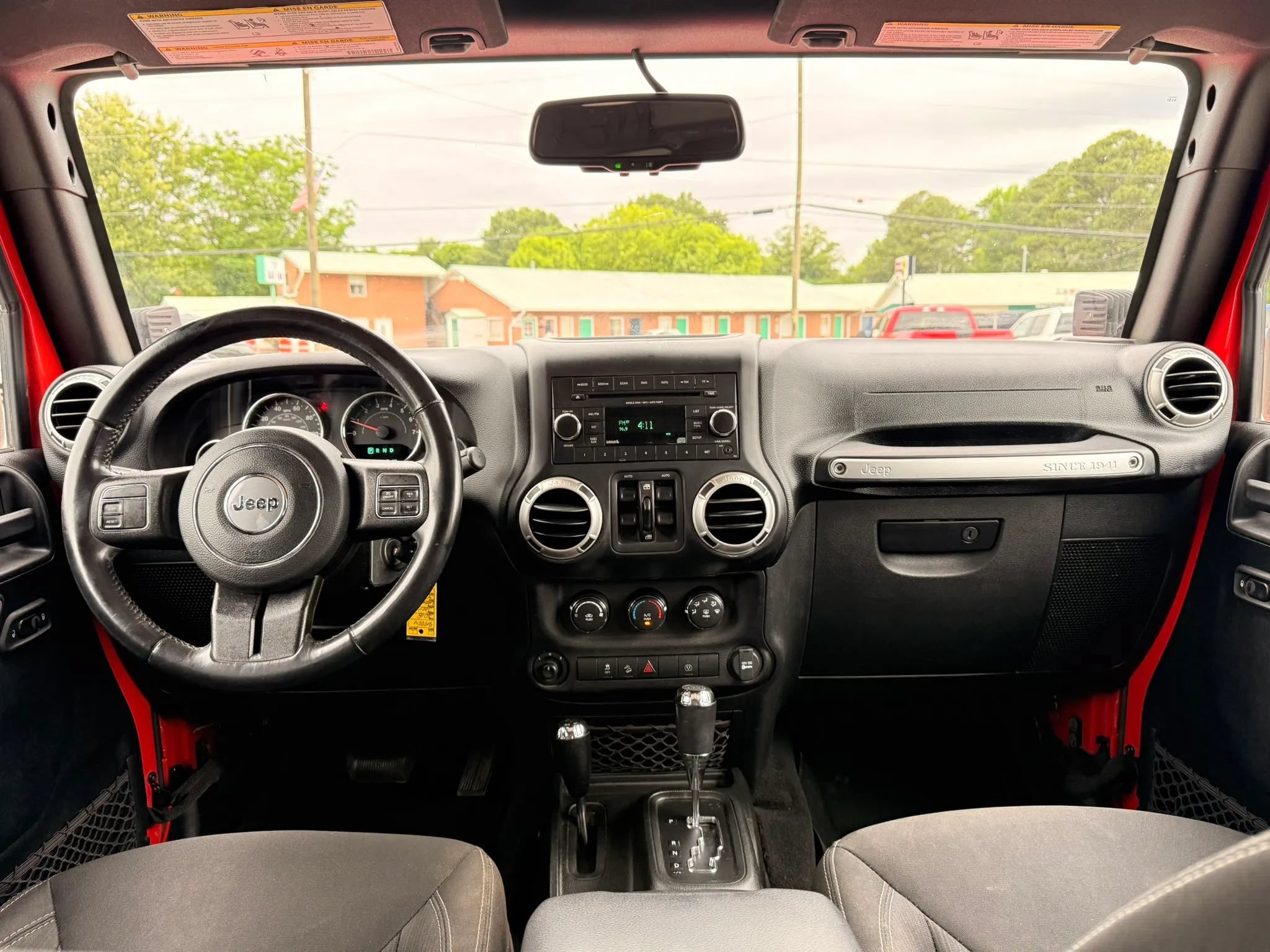 Used 2018 Jeep Wrangler Unlimited Sahara AWD/4WD image 16