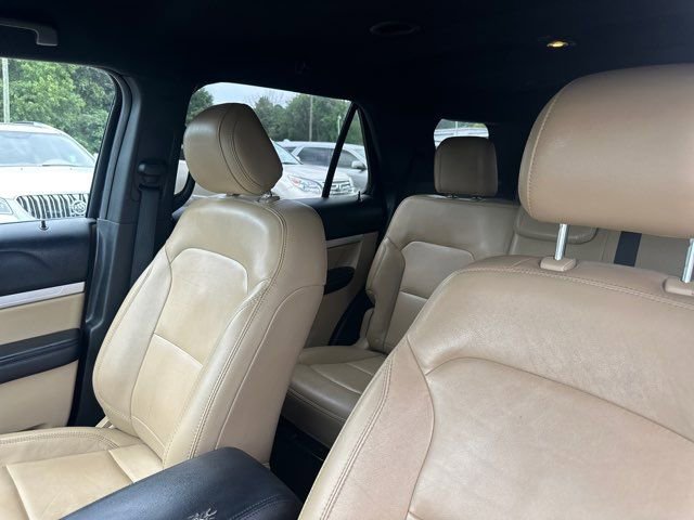 Used 2017 Ford Explorer XLT w/ Equipment Group 202A image 24