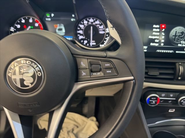 Used 2018 Alfa Romeo Giulia Ti AWD/4WD image 19