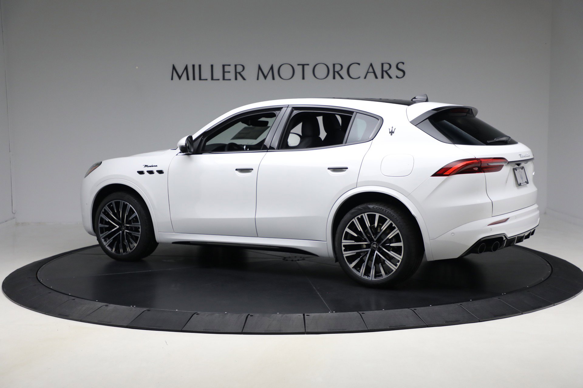 New 2025 Maserati Grecale Modena image 4