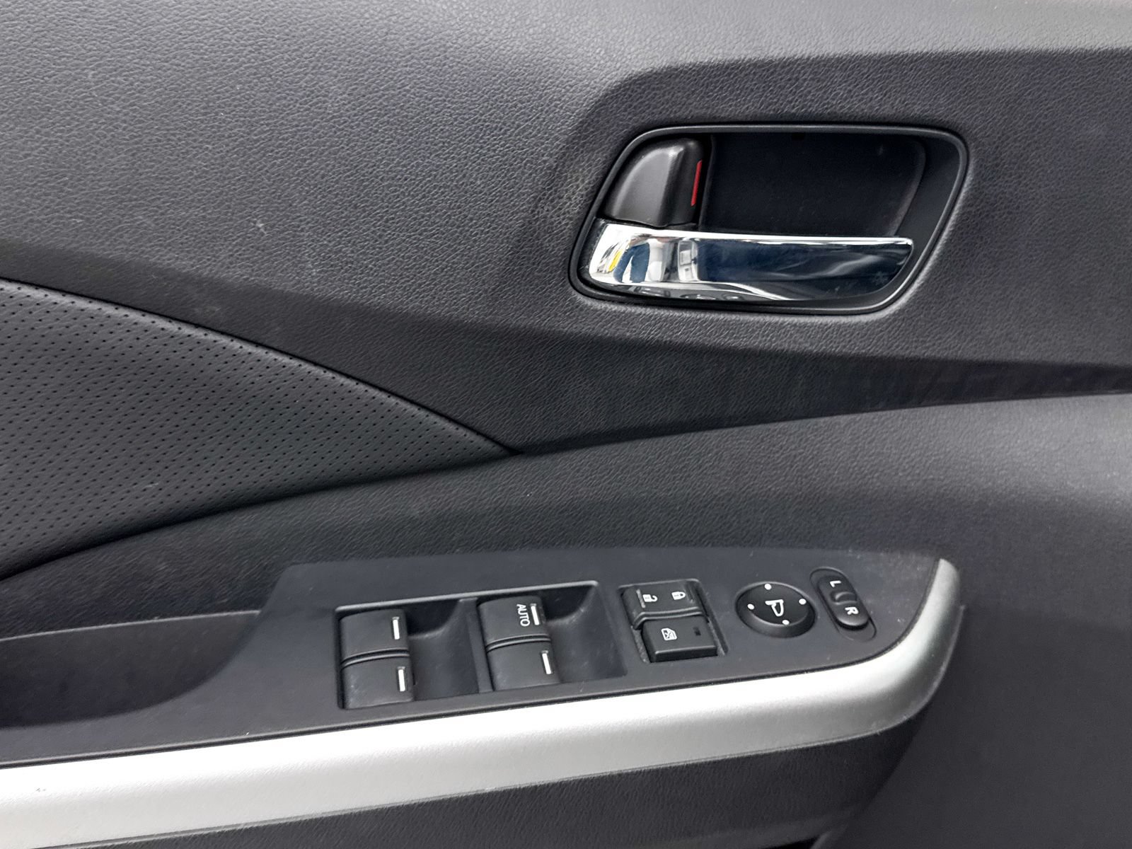 Used 2015 Honda CR-V EX-L image 23