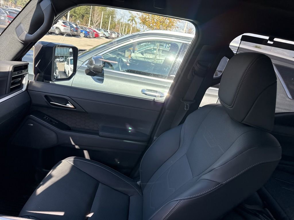Used 2025 Lexus GX 550 image 9