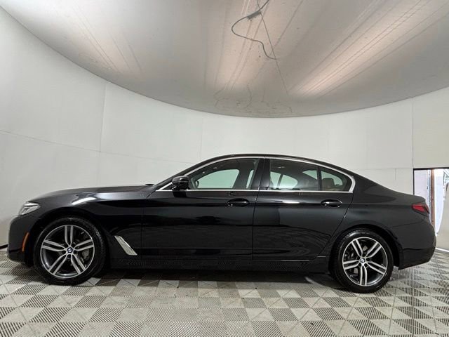 Used 2023 BMW 530i xDrive w/ Premium Package AWD/4WD image 4