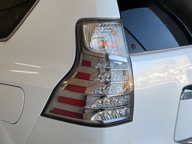Used 2015 Lexus GX 460 Luxury AWD/4WD image 20