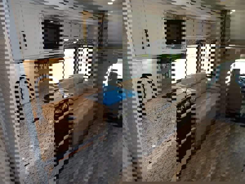 Used 2022 Ford E-450 and Econoline 450 Super Duty w/ Motorhome Prep Package image 49