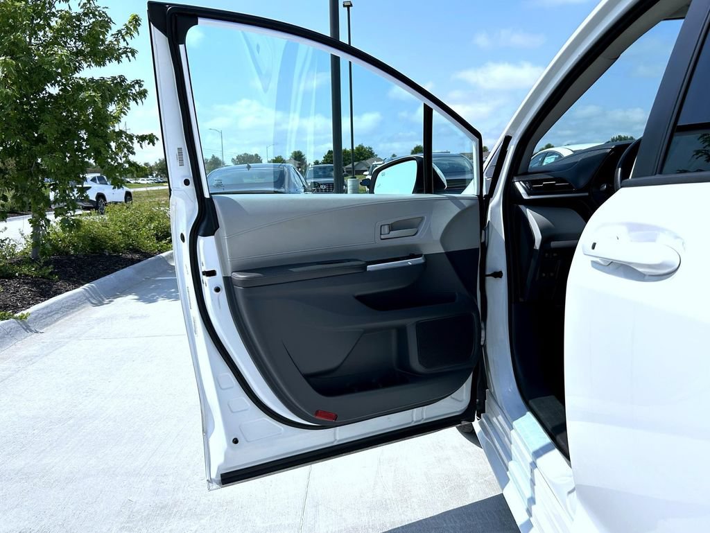 Used 2021 Toyota Sienna LE FWD image 10