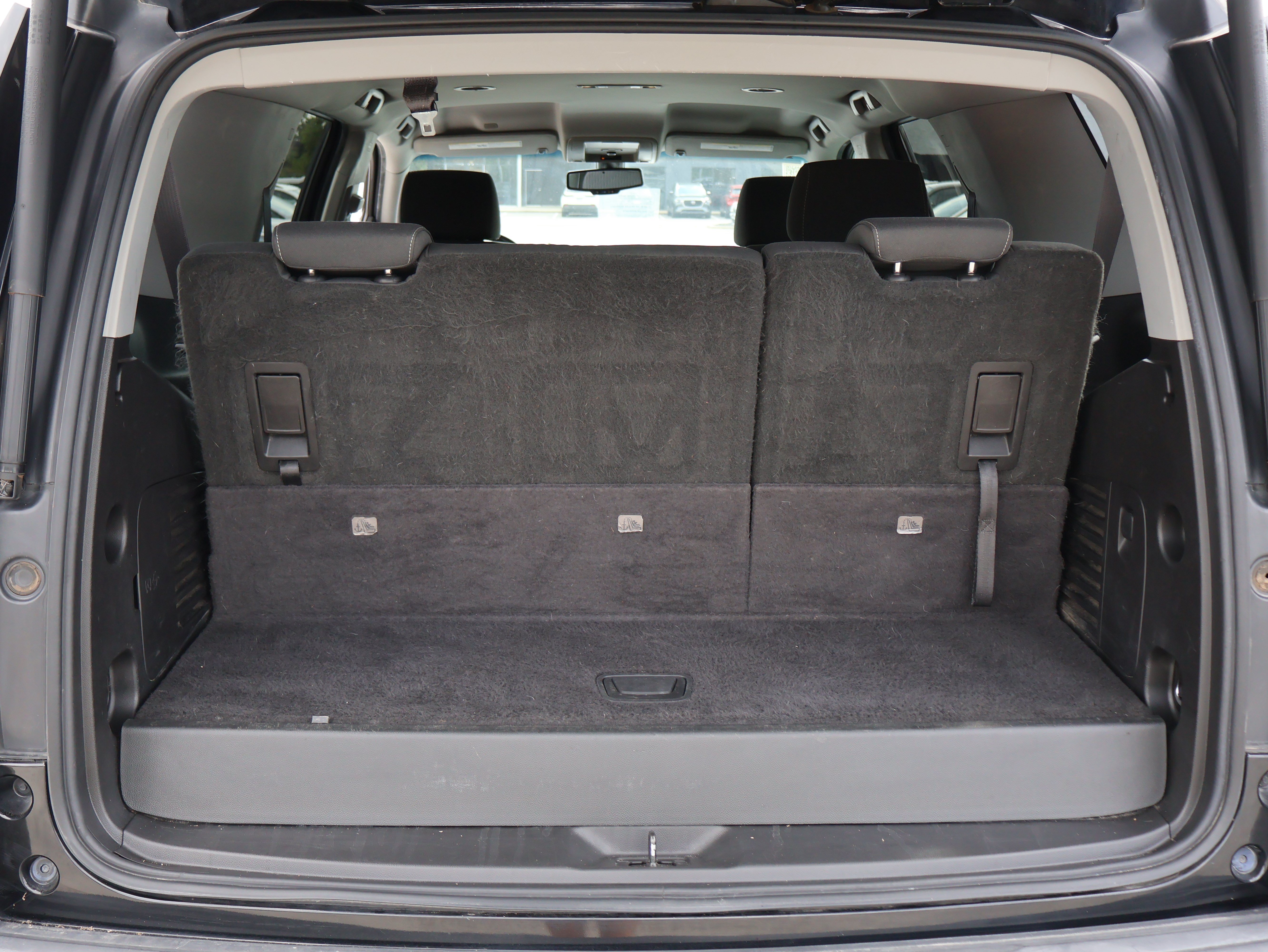 Used 2017 GMC Yukon SLE w/ SLE Value Package RWD image 8