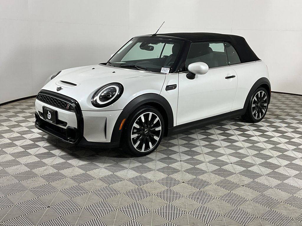 Used 2023 MINI Cooper S image 1