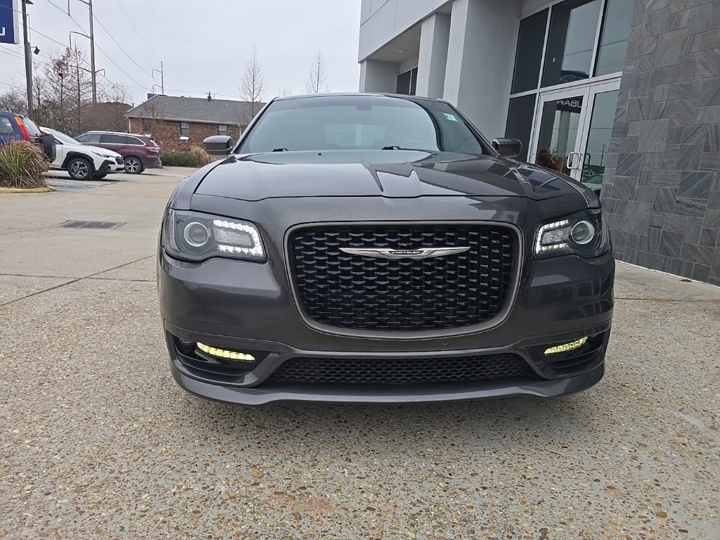 Used 2017 Chrysler 300 S w/ S Model Appearance Package image 4