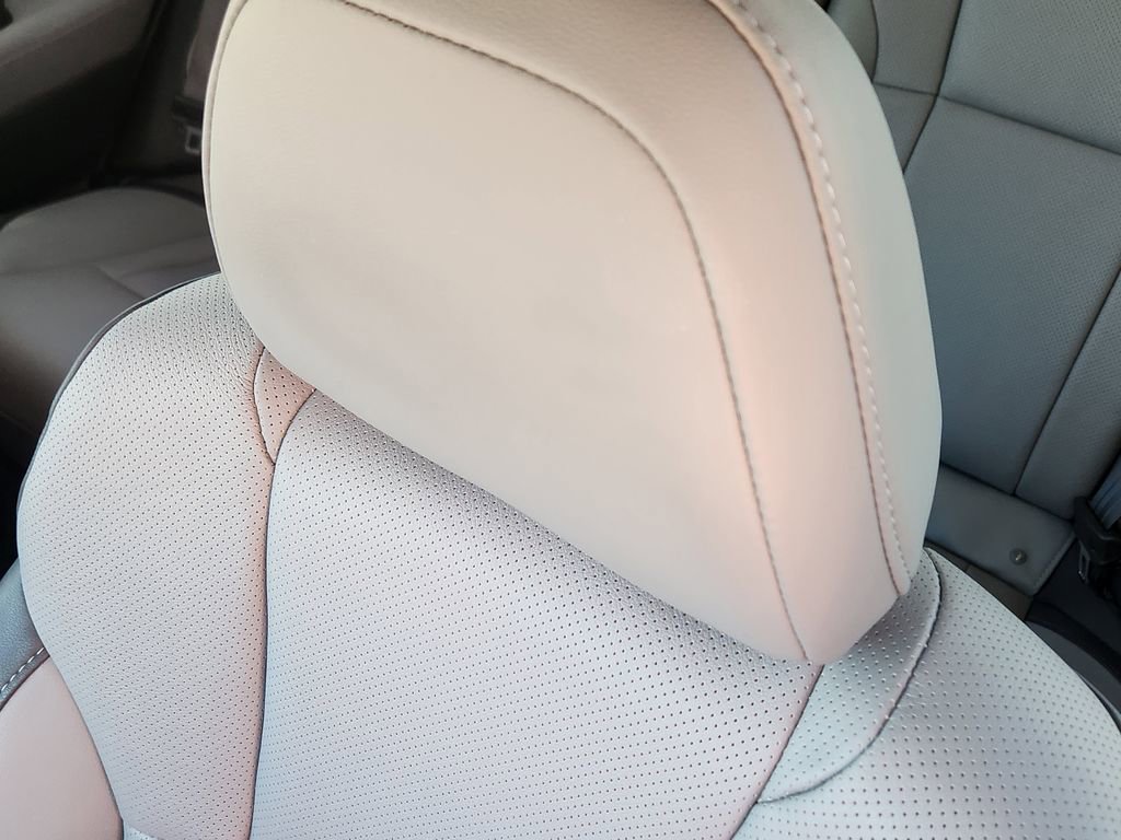 Used 2022 Subaru Outback Limited image 5