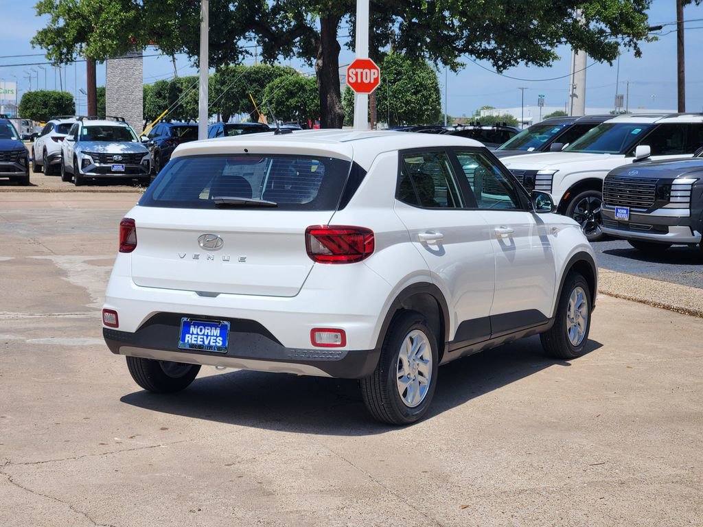 New 2026 Hyundai Venue SE FWD image 4
