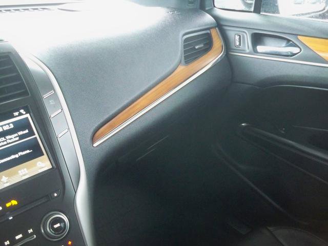 Used 2017 Lincoln MKC Reserve image 12