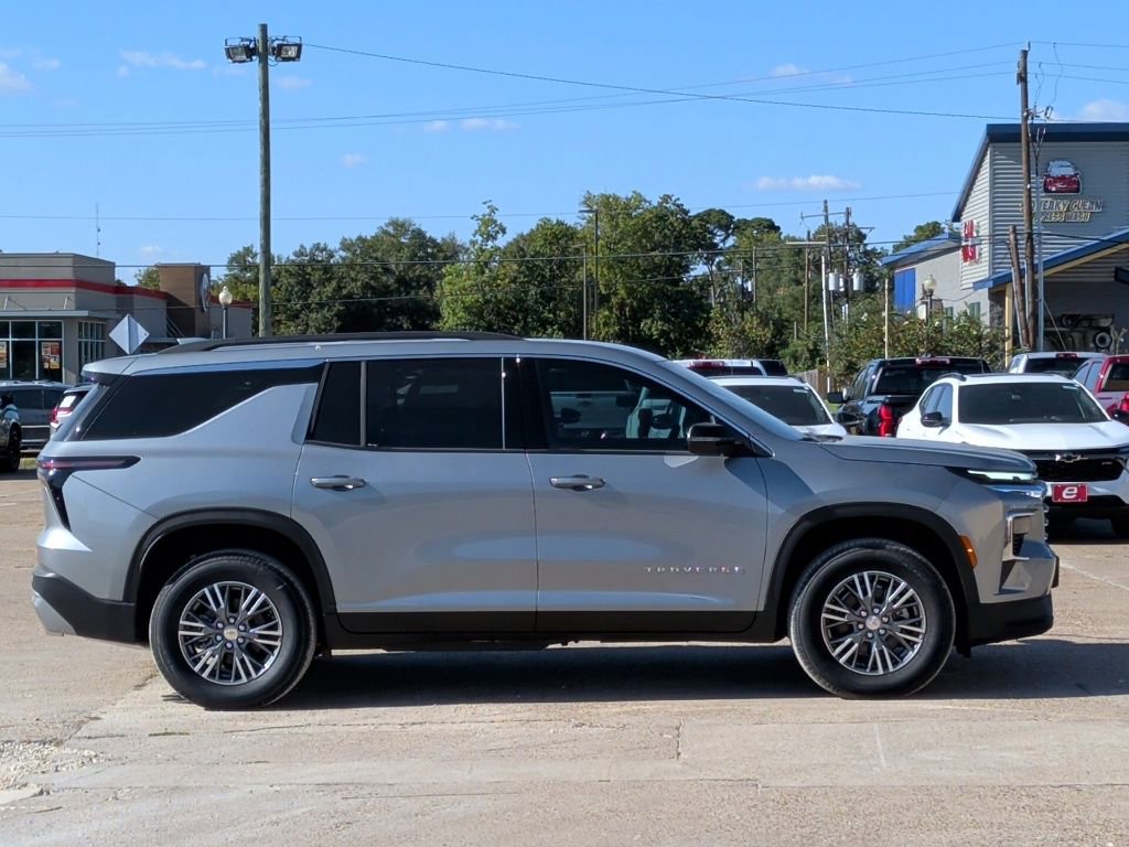 New 2025 Chevrolet Traverse LT w/ LPO, Floor Liner Package image 9