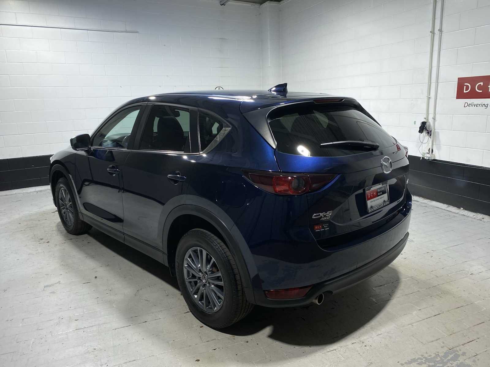 Used 2017 MAZDA CX-5 Touring w/ Preferred Equipment Package AWD/4WD image 4
