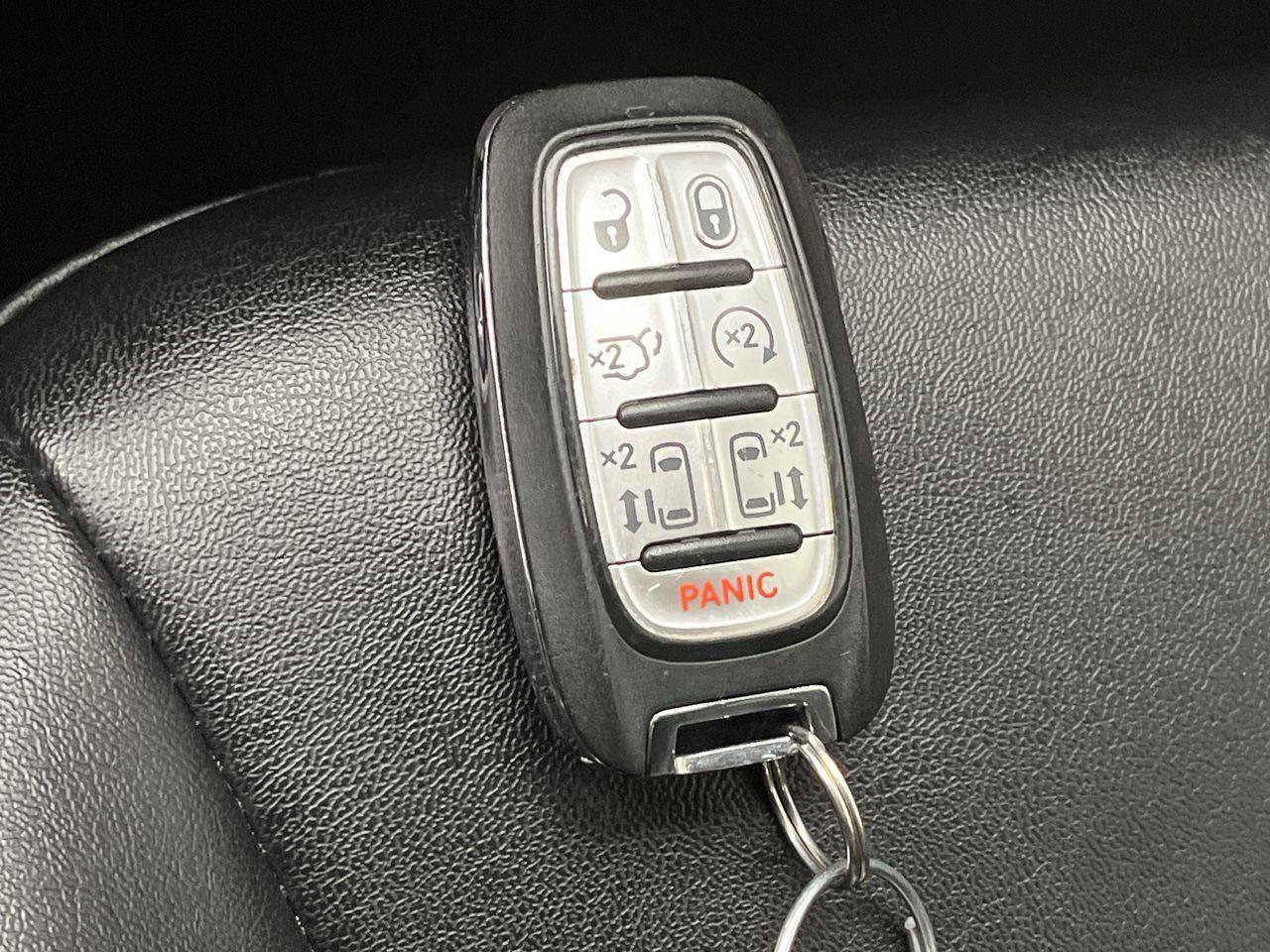 Used 2024 Chrysler Pacifica Touring-L FWD image 26
